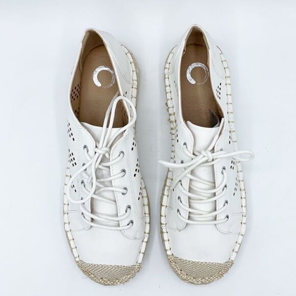 Journee Collection Womens Razili White‎ Faux Leather Espadrilles Shoes NWOB - Picture 6 of 12